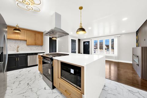 Tiny photo for 12843 Pleasant Court, Crestwood, IL 60418 (MLS # 12589850)