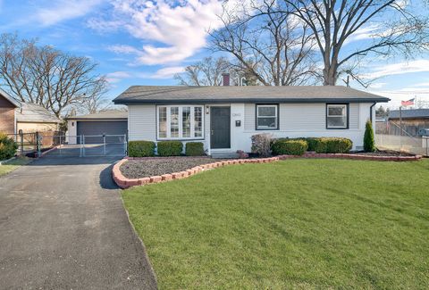 Photo of 12843 Pleasant Court, Crestwood, IL 60418 (MLS # 12589850)