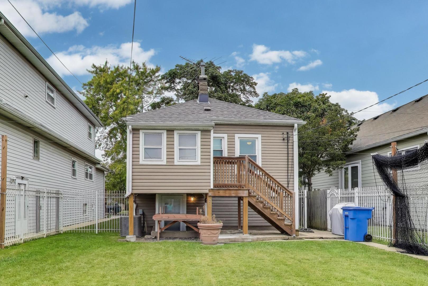 Chicago, Illinois 60630, United States, 3 Bedrooms Bedrooms, ,2 BathroomsBathrooms,Residential,Active,228791