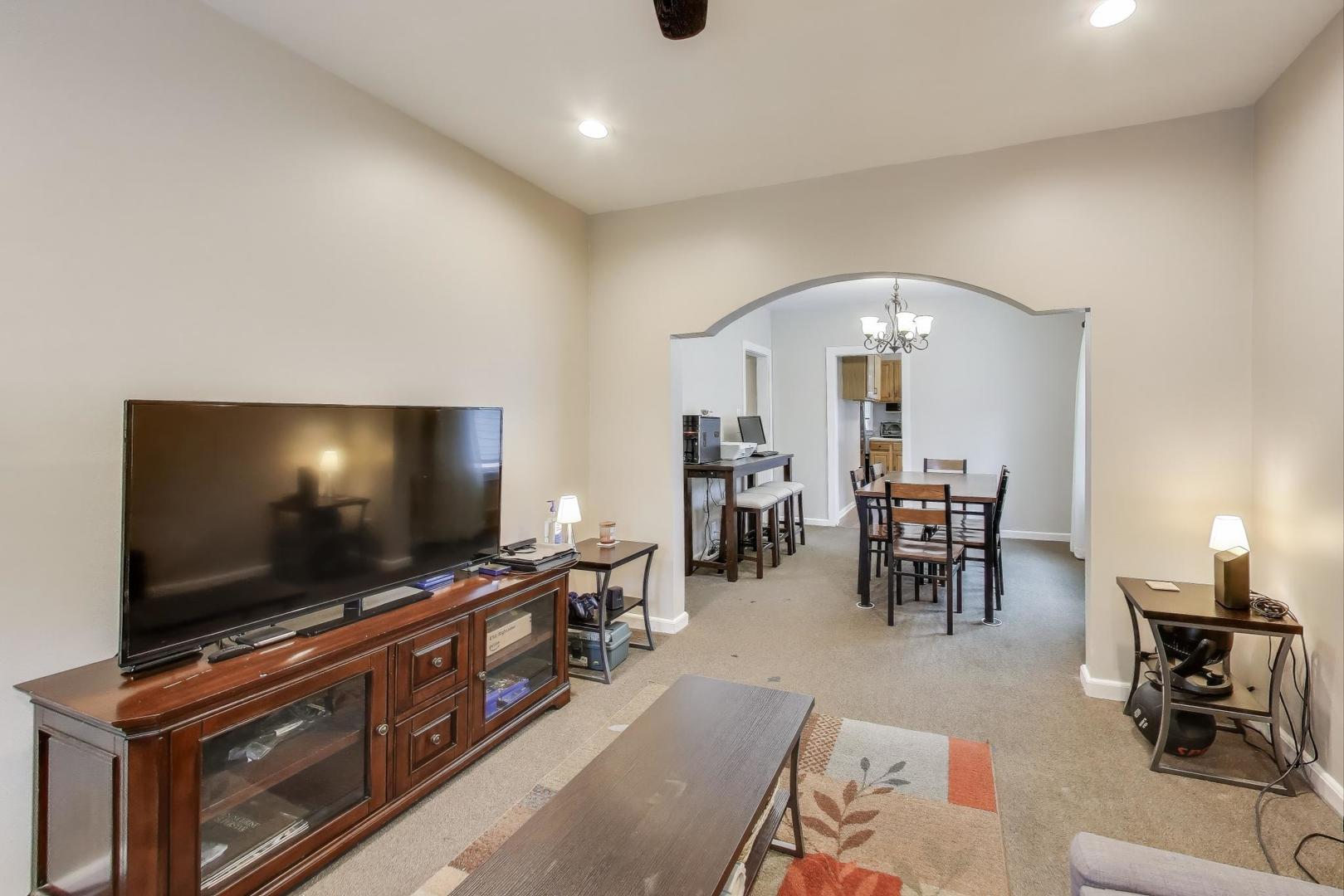 4447 N Merrimac Avenue