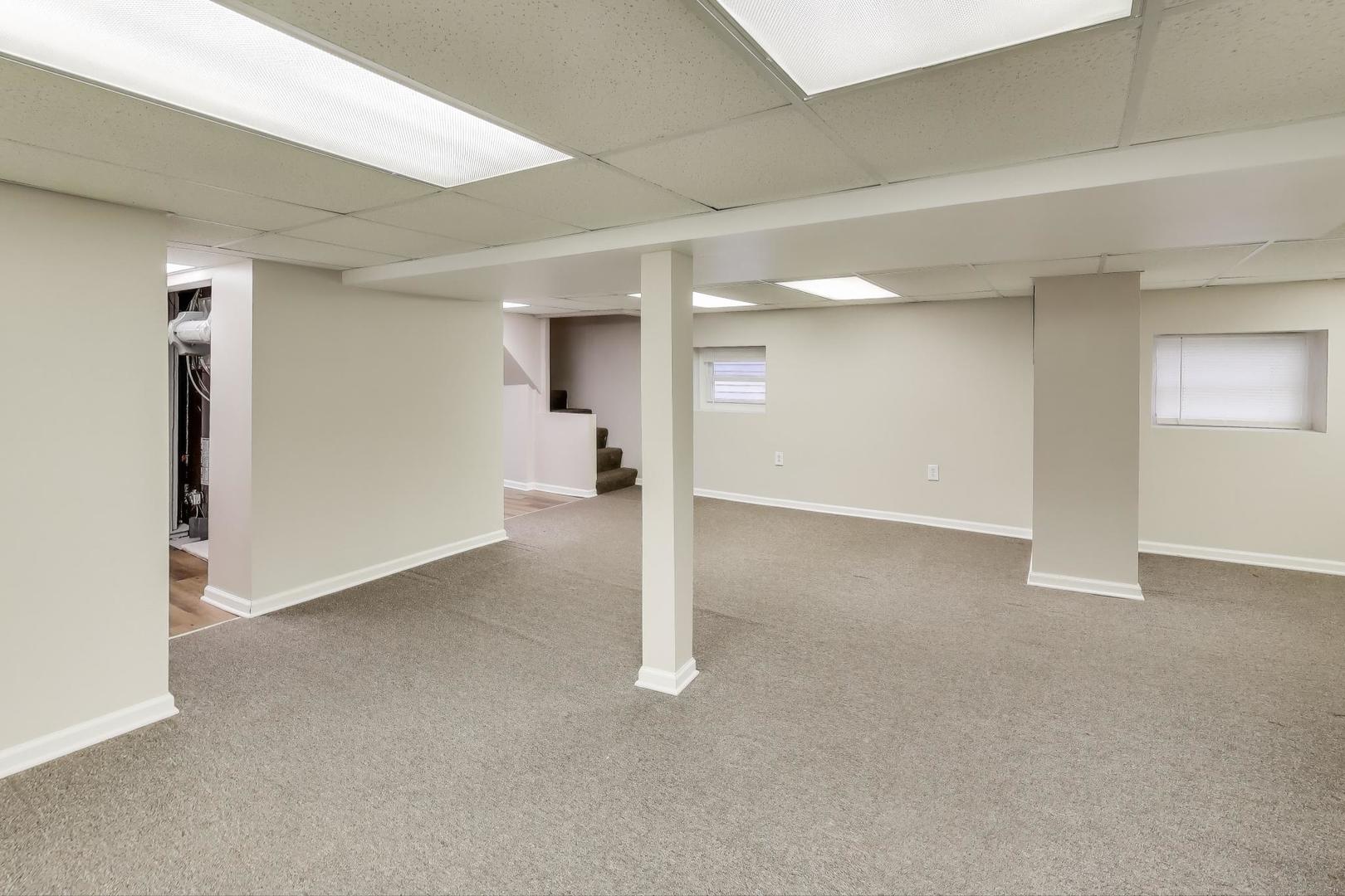 Chicago, Illinois 60630, United States, 3 Bedrooms Bedrooms, ,2 BathroomsBathrooms,Residential,Active,228791