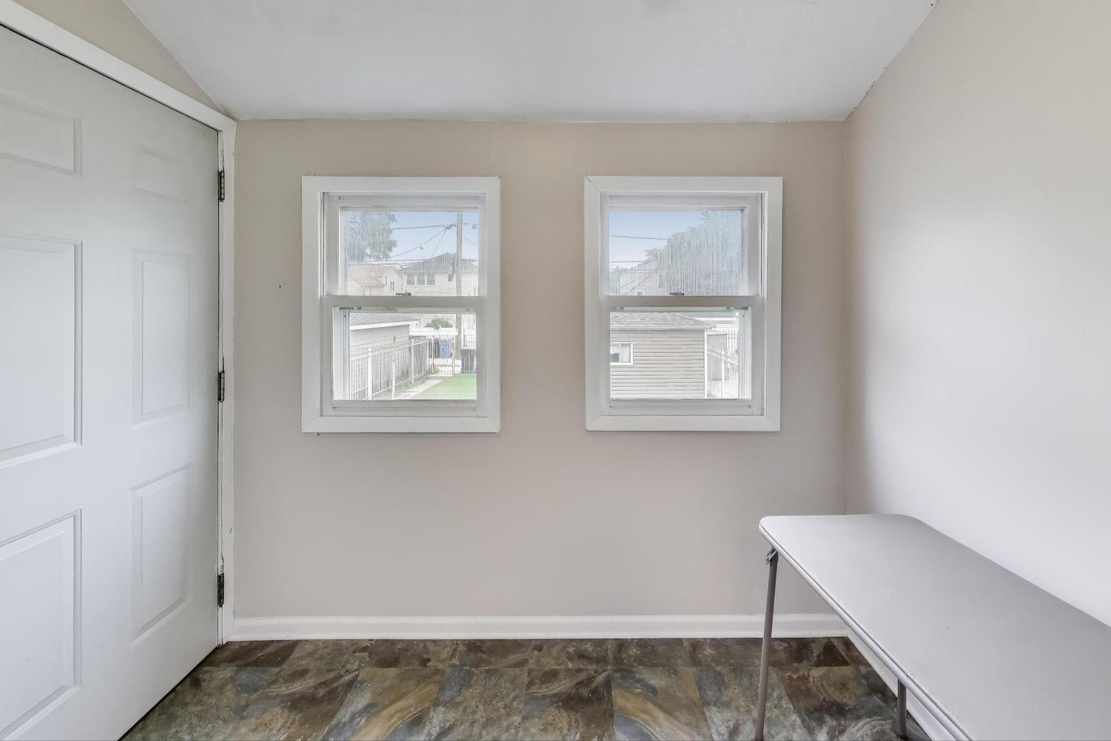 Chicago, Illinois 60630, United States, 3 Bedrooms Bedrooms, ,2 BathroomsBathrooms,Residential,Active,228791