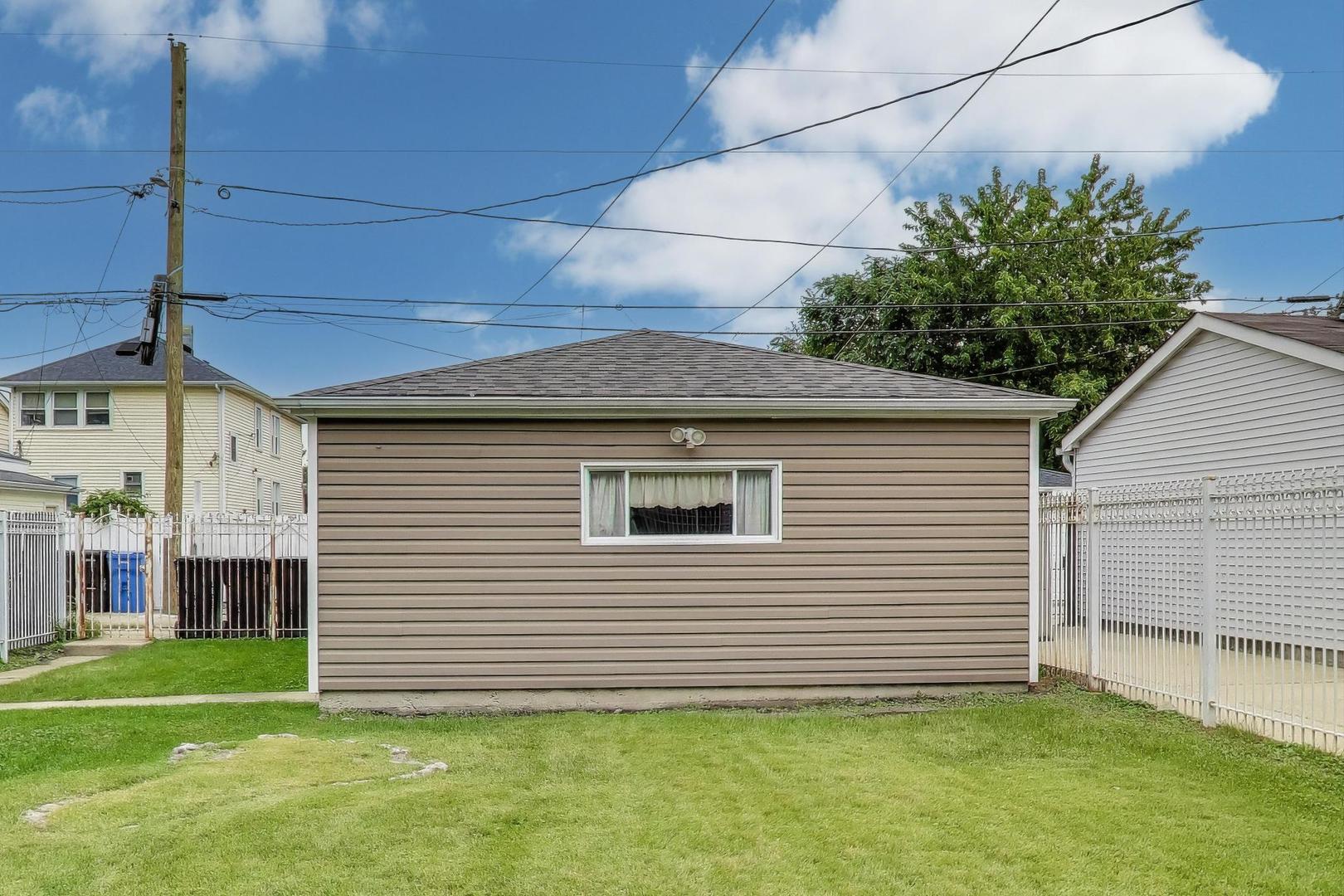 Chicago, Illinois 60630, United States, 3 Bedrooms Bedrooms, ,2 BathroomsBathrooms,Residential,Active,228791