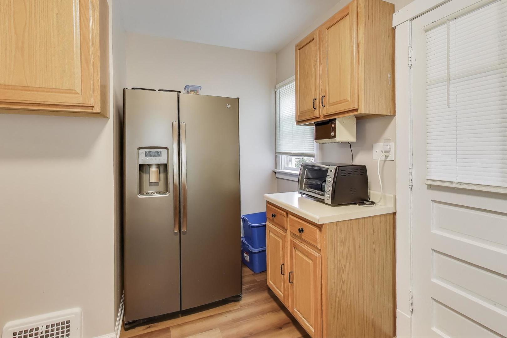 Chicago, Illinois 60630, United States, 3 Bedrooms Bedrooms, ,2 BathroomsBathrooms,Residential,Active,228791