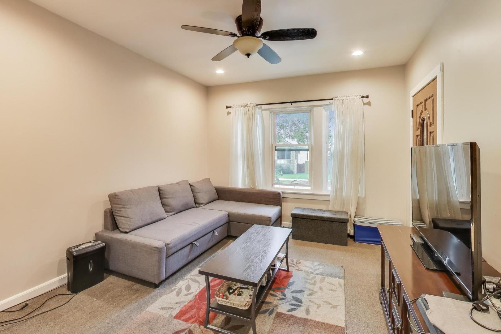 4447 N Merrimac Avenue