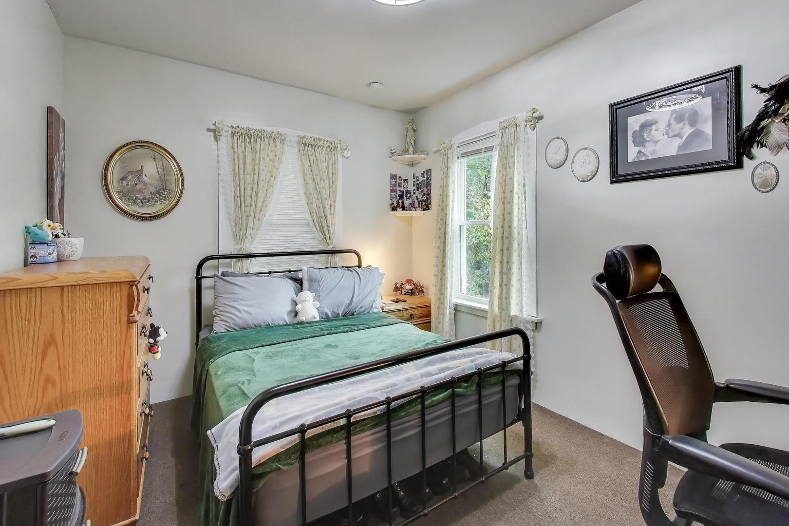 Chicago, Illinois 60630, United States, 3 Bedrooms Bedrooms, ,2 BathroomsBathrooms,Residential,Active,228791