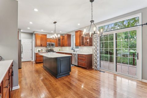 Tiny photo for 704 Greenbrier Court, North Aurora, IL 60542 (MLS # 12473597)