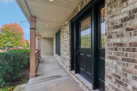 Tiny photo for 704 Greenbrier Court, North Aurora, IL 60542 (MLS # 12473597)