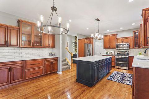 Tiny photo for 704 Greenbrier Court, North Aurora, IL 60542 (MLS # 12473597)