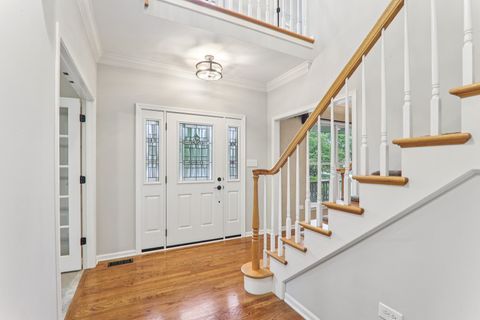 Tiny photo for 704 Greenbrier Court, North Aurora, IL 60542 (MLS # 12473597)