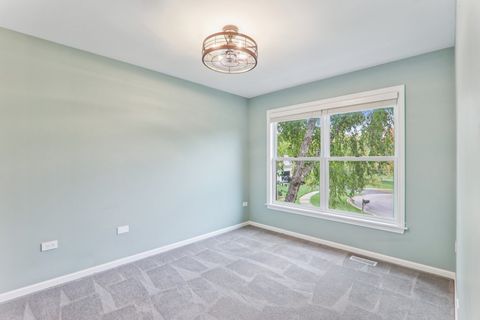 Tiny photo for 704 Greenbrier Court, North Aurora, IL 60542 (MLS # 12473597)