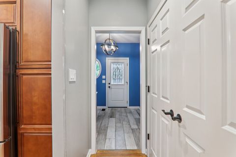 Tiny photo for 704 Greenbrier Court, North Aurora, IL 60542 (MLS # 12473597)