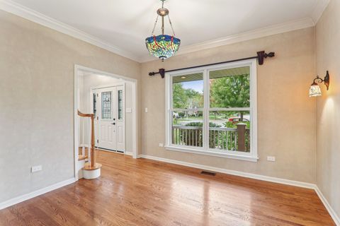 Tiny photo for 704 Greenbrier Court, North Aurora, IL 60542 (MLS # 12473597)