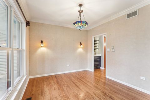 Tiny photo for 704 Greenbrier Court, North Aurora, IL 60542 (MLS # 12473597)