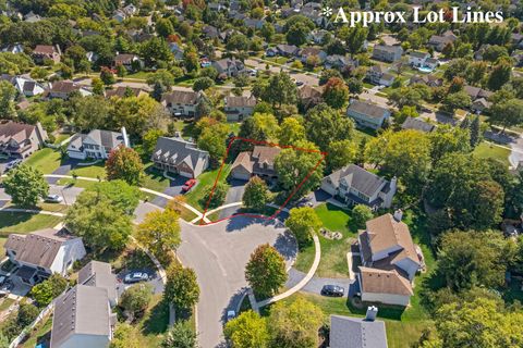 Tiny photo for 704 Greenbrier Court, North Aurora, IL 60542 (MLS # 12473597)