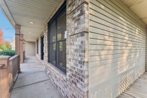 Tiny photo for 704 Greenbrier Court, North Aurora, IL 60542 (MLS # 12473597)