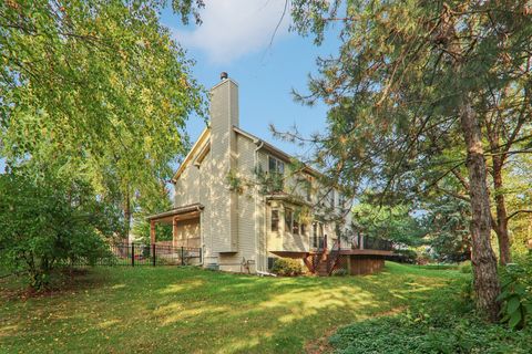 Tiny photo for 704 Greenbrier Court, North Aurora, IL 60542 (MLS # 12473597)