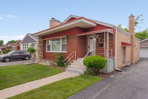 Tiny photo for 5024 Harnew Road S, Oak Lawn, IL 60453 (MLS # 12688682)