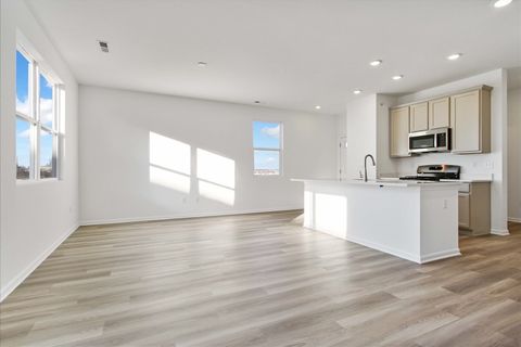 Tiny photo for 306 Kingsport Drive, South Elgin, IL 60177 (MLS # 12561486)