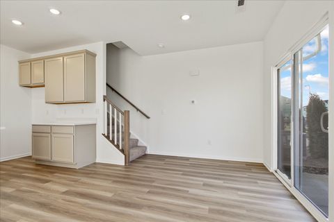 Tiny photo for 306 Kingsport Drive, South Elgin, IL 60177 (MLS # 12561486)