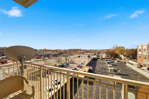 Tiny photo for 9440 S 51st Avenue #417, Oak Lawn, IL 60453 (MLS # 12518278)