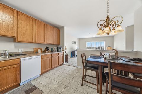 Tiny photo for 9440 S 51st Avenue #417, Oak Lawn, IL 60453 (MLS # 12518278)