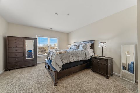 Tiny photo for 9440 S 51st Avenue #417, Oak Lawn, IL 60453 (MLS # 12518278)