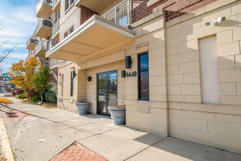 Tiny photo for 9440 S 51st Avenue #417, Oak Lawn, IL 60453 (MLS # 12518278)