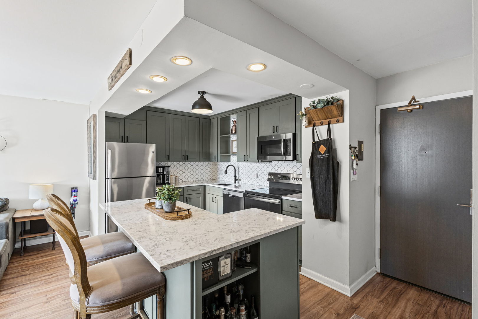 3930 N Pine Grove Avenue 304