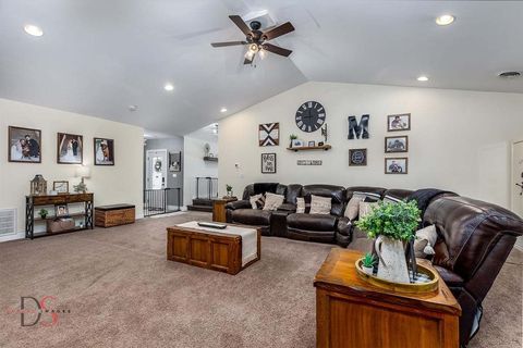 Tiny photo for 204 N Woodland Avenue, Oglesby, IL 61348 (MLS # 12556902)