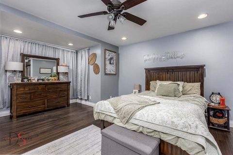 Tiny photo for 204 N Woodland Avenue, Oglesby, IL 61348 (MLS # 12556902)