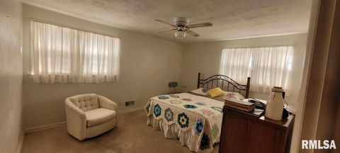 Tiny photo for 3221 PEACH Street, Mt Vernon, IL 62864 (MLS # 12590269)