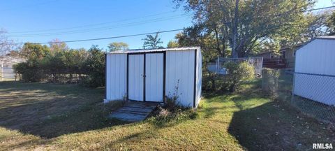 Tiny photo for 3221 PEACH Street, Mt Vernon, IL 62864 (MLS # 12590269)