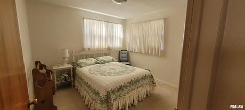 Tiny photo for 3221 PEACH Street, Mt Vernon, IL 62864 (MLS # 12590269)