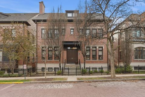 Photo of 2660 N Hartland Court, Chicago, IL 60614 (MLS # 12621237)
