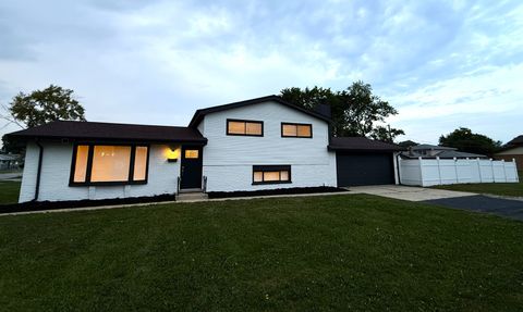 Tiny photo for 15333 Dante Avenue, Dolton, IL 60419 (MLS # 12627111)