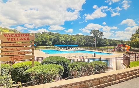 Tiny photo for 40 Bermuda Colony #7, Fox Lake, IL 60020 (MLS # 12483827)