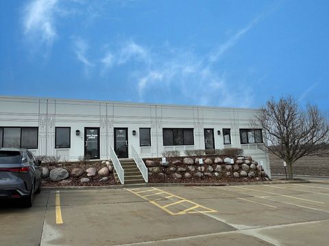 711 Ridgeview Drive 711-713 McHenry IL 60050