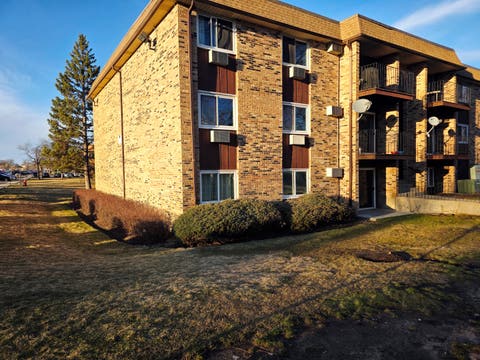 Tiny photo for 1045 Higgins Quarters Drive #4-101, Hoffman Estates, IL 60169 (MLS # 12733879)