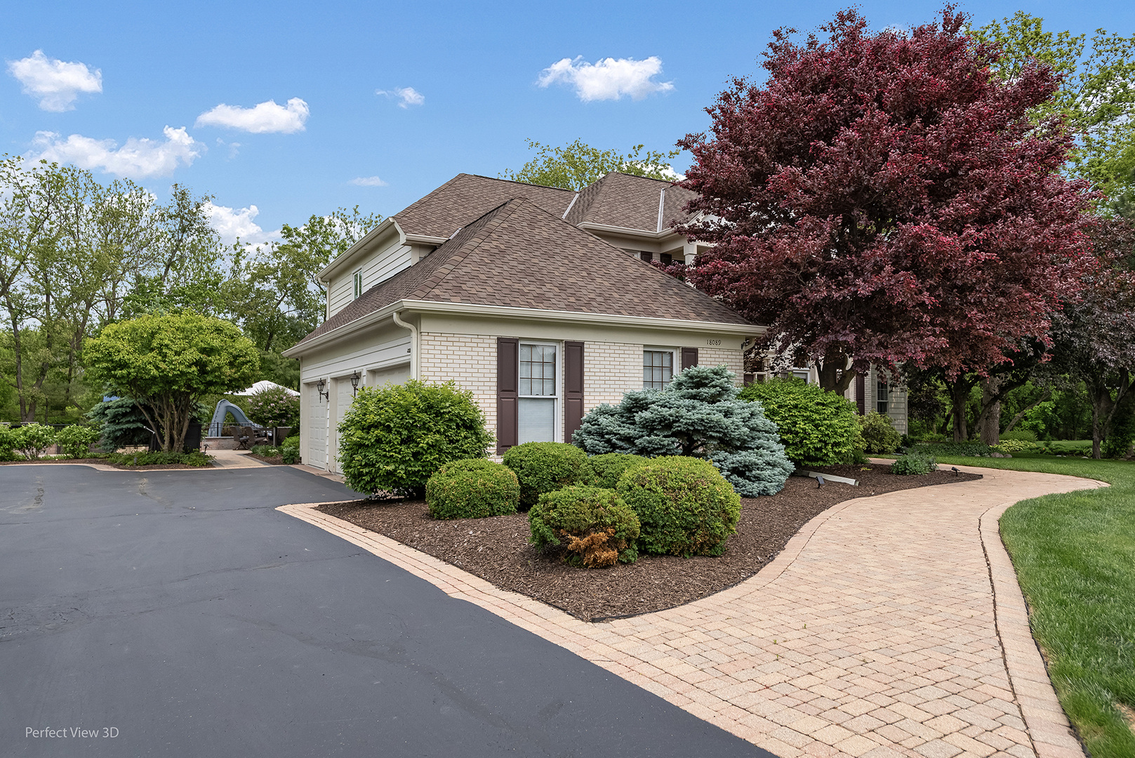 18089 W Pond Ridge Circle