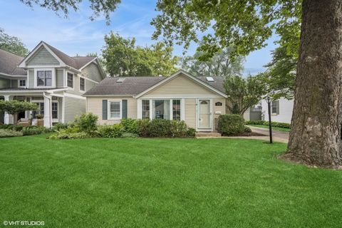 Photo of 1712 Maple Avenue, Northbrook, IL 60062 (MLS # 12463081)