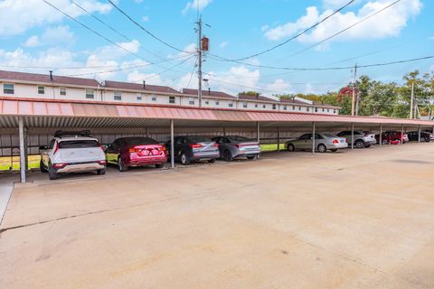 Tiny photo for 105 E Lincoln Street #K, Normal, IL 61761 (MLS # 12507898)