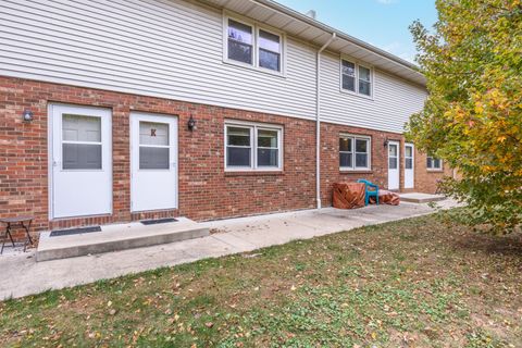 Tiny photo for 105 E Lincoln Street #K, Normal, IL 61761 (MLS # 12507898)