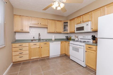 Tiny photo for 105 E Lincoln Street #K, Normal, IL 61761 (MLS # 12507898)