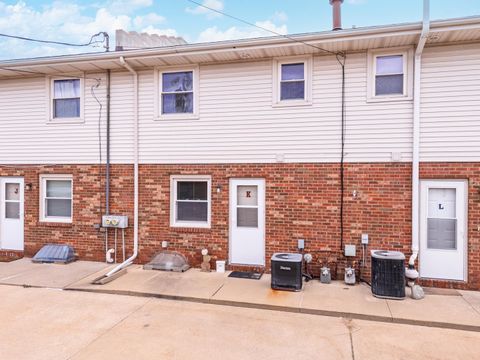 Photo of 105 E Lincoln Street #K, Normal, IL 61761 (MLS # 12507898)
