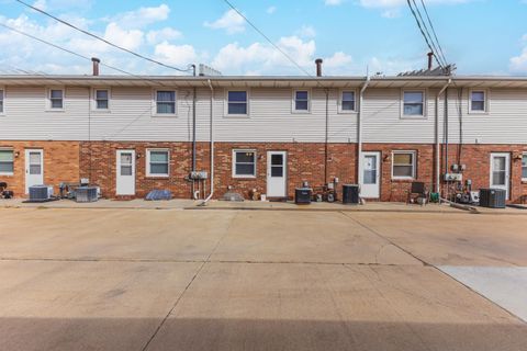 Tiny photo for 105 E Lincoln Street #K, Normal, IL 61761 (MLS # 12507898)