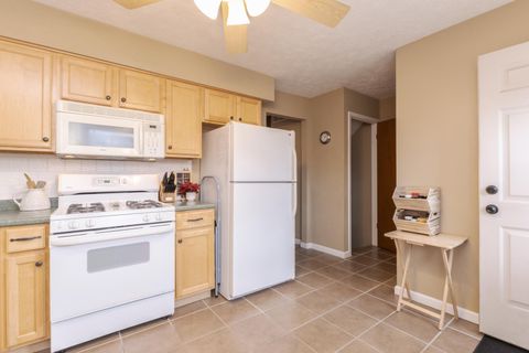 Tiny photo for 105 E Lincoln Street #K, Normal, IL 61761 (MLS # 12507898)