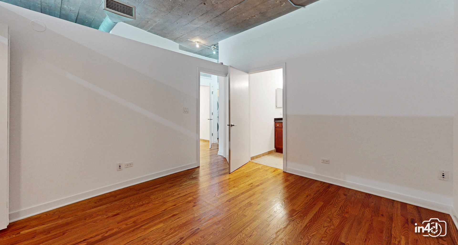 Chicago, Illinois 60608, United States, 2 Bedrooms Bedrooms, ,2 BathroomsBathrooms,Residential,Active,188313