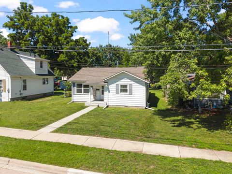 Photo of 913 N 15th Street, DeKalb, IL 60115 (MLS # 12684195)