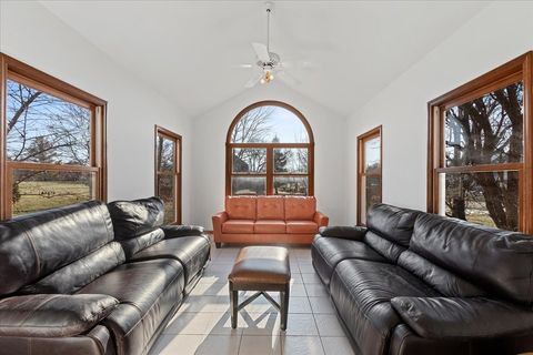 Tiny photo for 2321 Steeple Chase Circle W, Libertyville, IL 60048 (MLS # 12535438)